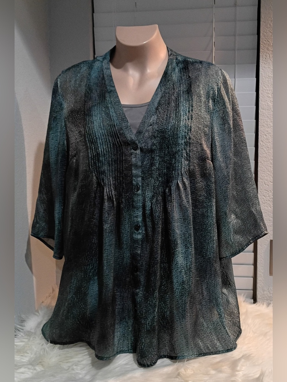Maggie Barnes for Catherine’s Women’s 3X Shimmery Top